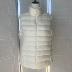 Uniqlo White Ultra Light Down Vest sz XL